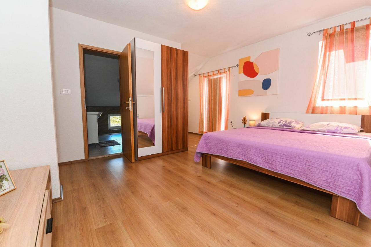 Holiday Home Donji Lepuri Lisicici Esterno foto