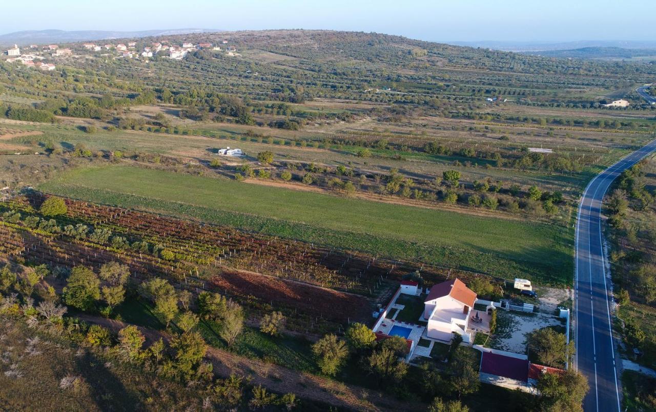 Holiday Home Donji Lepuri Lisicici Esterno foto