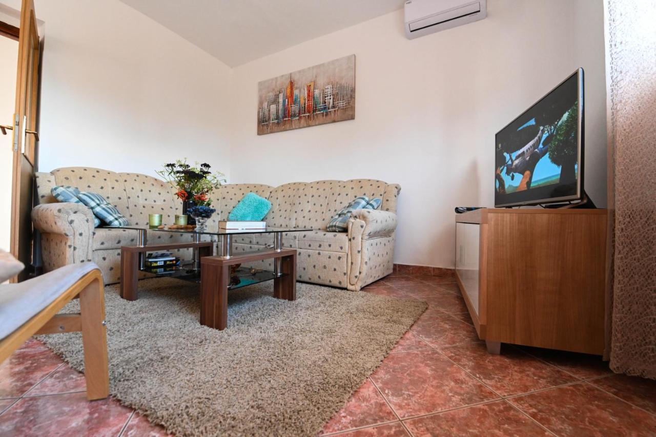 Holiday Home Donji Lepuri Lisicici Esterno foto